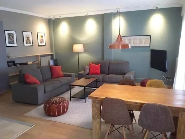 Modern Style Apartment,Central Thessaloniki, 100Qm شقة